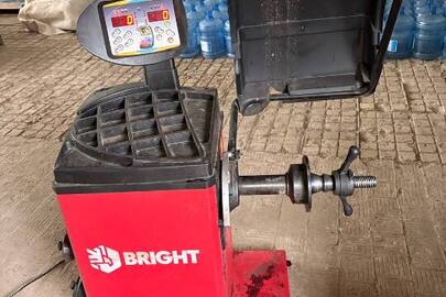 Балансувальний станок, марка BIGHT, модель CB67, б/в