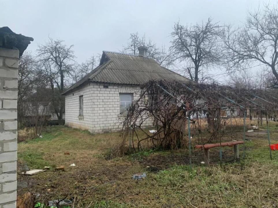 Житловий будинок з надвірними будівлями та спорудами, загальною площею 55.3 кв.м, за адресою: Київська обл., Бориспільський р., с.Малі Єрківці, вулиця  Гагаріна, буд.40