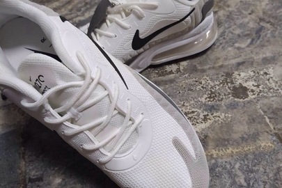 Взуття, кросівки торгової марки "Nike" у кількості 7 пар