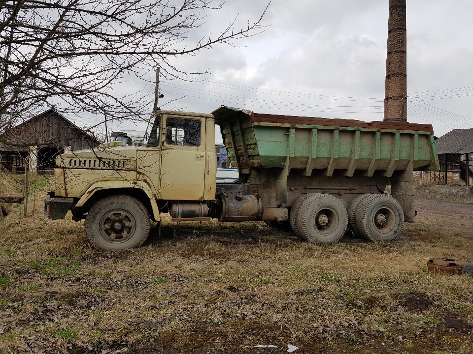 Транспортний засіб марки КРАЗ-256Б1, 1992 р.в., ДНЗ: ВС3987ВІ, № шасі 0739845, бежевого кольору, об'єм двигуна - 1486 см. куб., дизель