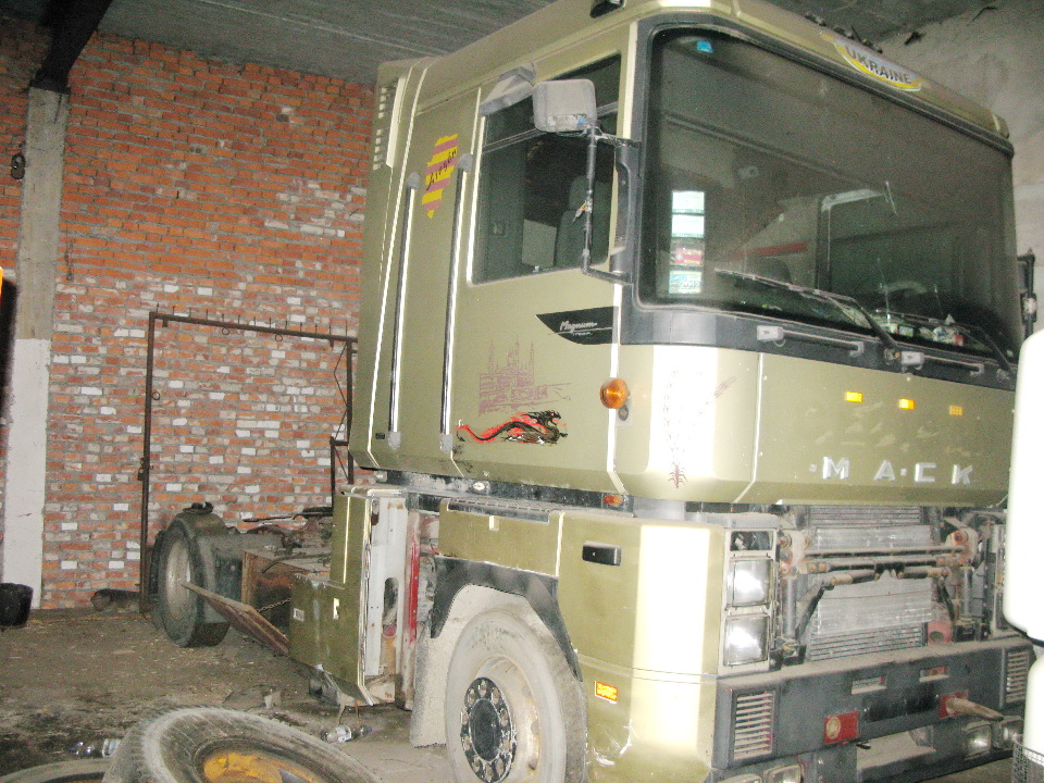 Автомобіль RENAULT Magnum 430 11900, сідловий тягач - Е, 1999 р.в., ДНЗ: ВС2170АР, № кузова VF611GTA0E0012741, бежевого кольору, об'єм двигуна 11900 см. куб., дизель