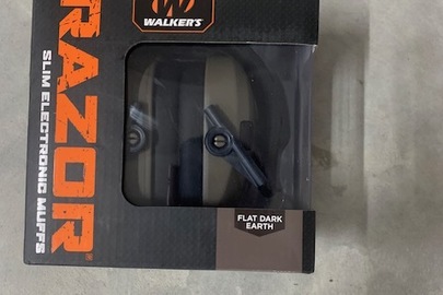 Активні навушники з маркуванням walker’s razor slim electronic muffs gwp -rsem -fde   у кількості - 23 шт. Стан новий.