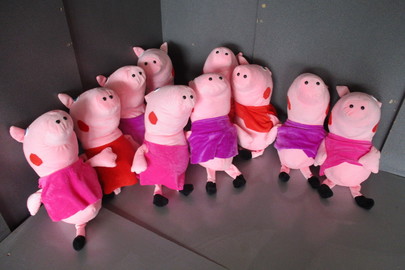 М’яка іграшка у вигляді свинки “пепа” рожевого кольору, висотою 30 см - 10 шт.