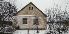 Предмет іпотеки. Житловий будинок загальною площею 67.9 кв.м. із надвірними спорудами за адресою: Житомирська обл., Житомирський район, с.Дубовець, вул.Кооперативна, 12