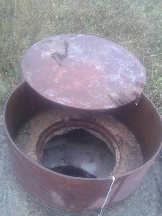 Люк металевий до водного резервуара