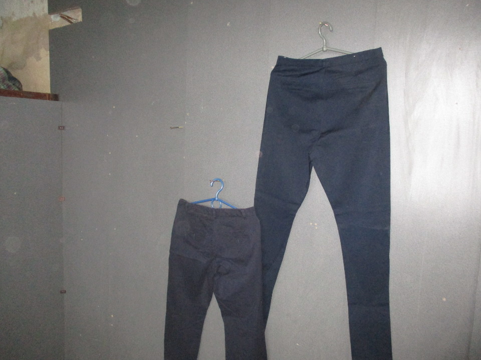 Штани чоловічі, колір - синій,  «FLOYD» - 11 пар та  штани чоловічі, колір - синій, вживані (секонд хенд)-1 шт.