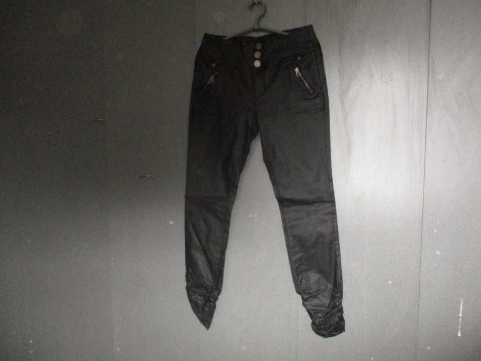 Штани жіночі прямого покрою, задраповані знизу, колір - чорний, «FLOYD» - 13 шт.