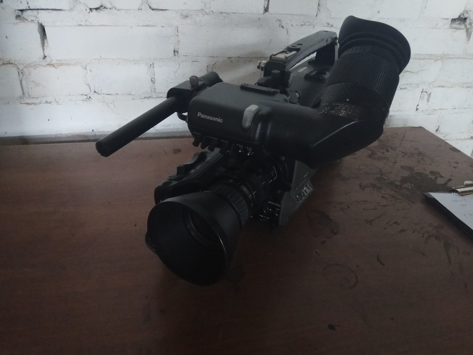 Відеокамера DVCPRO (25), чорного кольору, б/в, 1 шт.