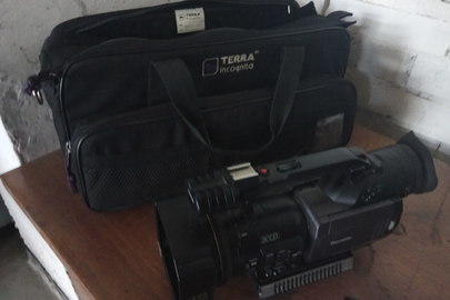 Відеокамера 3 CCD, чорного кольору, б/в, 1 шт.