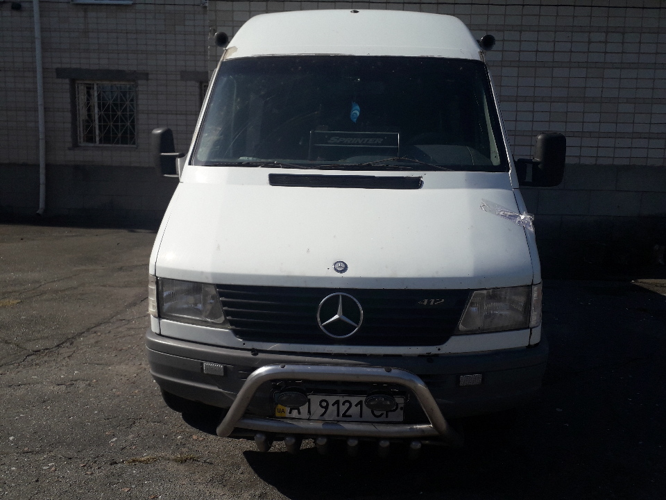 Мікроавтобус Mercedes-Benz 412D, 1996 року випуску, № кузова: WDB9044631P633873, ДНЗ: АІ9121СР