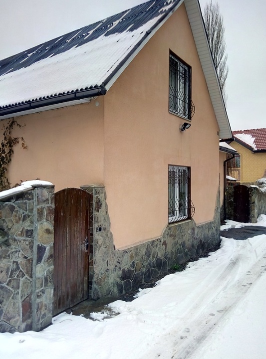 ІПОТЕКА: Садовий будинок площею 170.7 кв.м. з господарськими будівлями і спорудами та земельна ділянка площею 0.0624 га., К/Н 8000000000:75:751:0014, за адресою: м. Київ, Святошинський р-н, С/Т