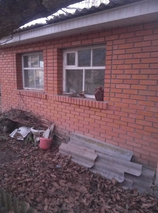 ІПОТЕКА: Домоволодіння, загальною пощею 39.2 кв.м. та земельна ділянка, площею 0.2022 га, К/Н 3221282401:01:024:0023, за адресою: Київська обл., Броварський р-н, с. Заворичі, вул. Леніна, 74