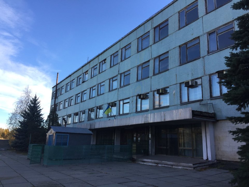 ІПОТЕКА: Побутовий корпус, загальною площею 7036.8 кв.м., за адресою: Запорізька обл., Васильківський р-н, м. Дніпрорудне, вул. Степова, 10-Б