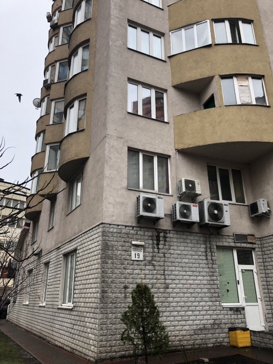 ІПОТЕКА: Чотирикімнатна квартира № 274, площею 141.20 кв.м., за адресою: м. Київ, вул. Дніпровська Набережна, 19