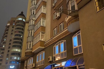 ІПОТЕКА: Трикімнатна квартира № 85, загальною площею 130.8 кв.м., за адресою: м. Київ, вул. Вячеслава Чорновола, 25