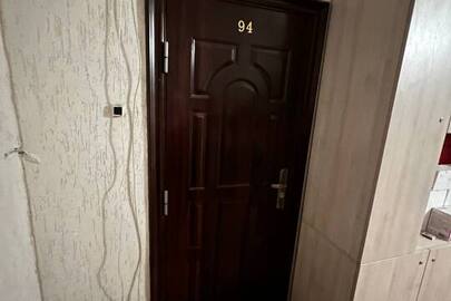 Двокімнатна квартира, загальною площею 60,5 кв.м., житлова 30,8 кв.м., за адресою: Дніпропетровська область, м. Дніпро, проспект Миру, буд. 7, кв. 94