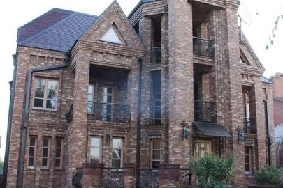 Житловий будинок, загальною площею 816,7 кв.м. та земельна ділянка, площею 0,0896 га, к.н. 1210100000:02:348:0005 за адресою: Дніпропетровська область, м. Дніпро, вул. Петлюри Симона, 14