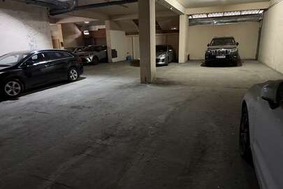 Паркувальне місце № 4, загальною площею 23,9 кв.м., що знаходиться за адресою м. Дніпро, вул. Старокозацька, буд 46-А, приміщення 214