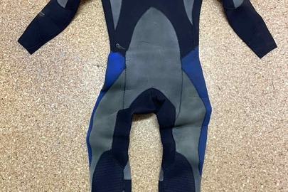 Конфісковане майно за рішенням суду: гідрокостюм – 1 шт., гідро-термо носки- 2 шт., ласти – 2 шт., б/в