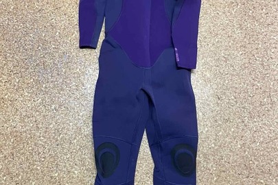 Конфісковане майно за рішенням суду: ласти для плавання– 1шт., гідрокостюм – 1 шт., водонепроникну сумка – 1 шт, б/в