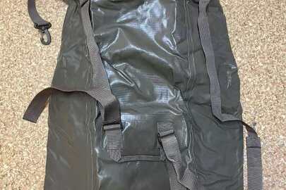 Конфісковане майно за рішенням суду: сумка водонепроникна – 1 шт., рукавиці для плавання – 2 шт.., б/в