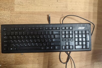 Конфісковане майно за рішенням суду: комп’ютерна клавіатура фірми "Acer", E134780 2G55, кількість - 1 шт., стан б/в