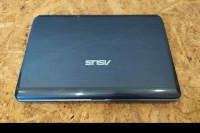 Ноутбук «ASUS» серії P81IJ з трьома дисками для лазерних систем зчитування формату «ASUS DVD N3172»