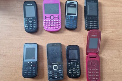 Мобільні телефони, 8 шт.: марки "Nokia" модель 1616-2,"Nokia" модель 200 ,"Nokia" модель 1200,"Nokia" модель Х2-02 ,"Nokia" модель 01-01,"Samsung" модель S5610,"Samsung","Samsung", б/в