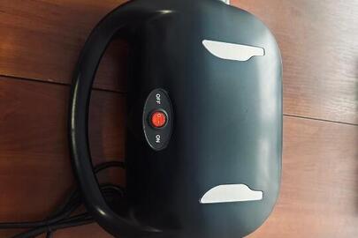 Рухоме майно у кількості 4 позиції ( сенсорне скло 3 шт., Пульт дистанційного керування 5 шт., пояс масажний 4 шт., масажер з маркуванням 1MM-ANMDJL, Rater actor: 220V 50/60 Hz 100W 2 шт.) без ознак використання