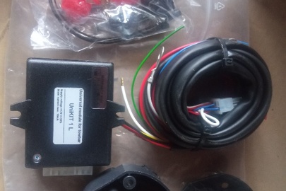 Модуль (блок) для фаркопу UNIKIT 1L арт. E20 10R-04 4229, нові, в загальній кількості 9 шт