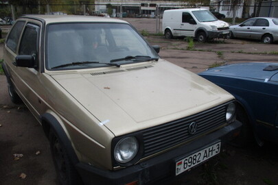 Легковий автомобіль VOLKSWAGEN  GOLF, 1984 року випуску, сірого кольору, № кузова(VIN):WVWZZZ19ZEW583740, ДНЗ 6982AH3