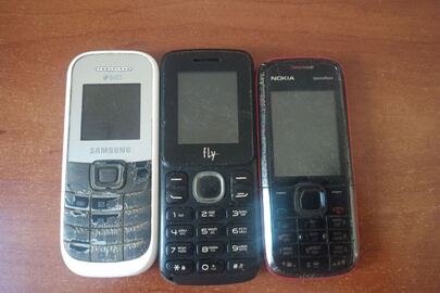 Мобільні телефони марок "Samsung", "Nokia ", "Fly "