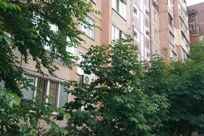 Однокімнатна квартира загальною площею 34.7 кв.м., що розташована за адресою: м. Київ, вул. Райдужна, 45, кв. 95