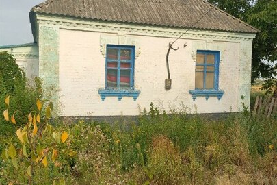 1/2 житлового будинку, загальною площею 57,9 кв.м. та 1/2 земельної ділянки кадастровий номер: 3220488601:02:005:0046, загальною площею 0.2497 га, за адресою: Київська обл., Білоцерківський р-н, с. Храпачі, вул. Ярова, 17