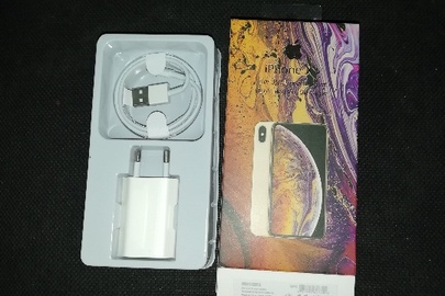Зарядні пристрої для мобільних телефонів Iphone Xs 5W USB Power торгівельної марки "Apple" у кількості 23 штуки