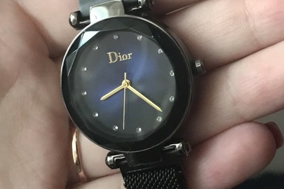 Годинник наручний Dior на металевому ланцюжку чорного кольору