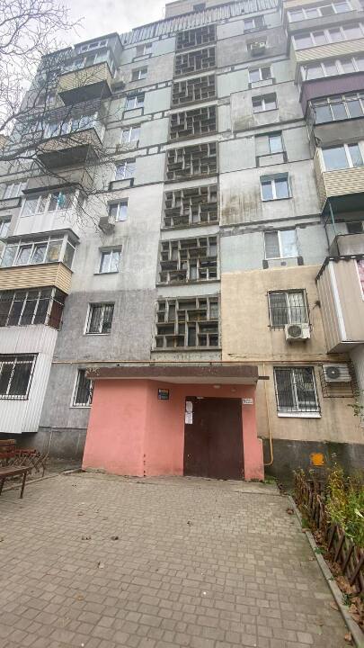 Квартира № 128, загальною площею 67,1 кв. м., що розташована за адресою: Дніпропетровська область, м. Дніпро, житловий масив Тополя-2, будинок 37