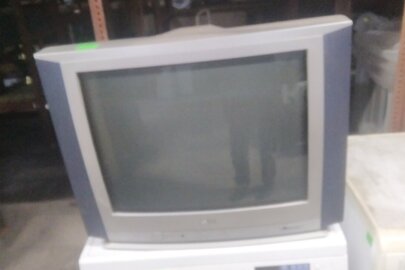 Телевізор LG, сірого  кольору, модель  №  СТ  21 MGOKE,  с/н 404 VF 001555