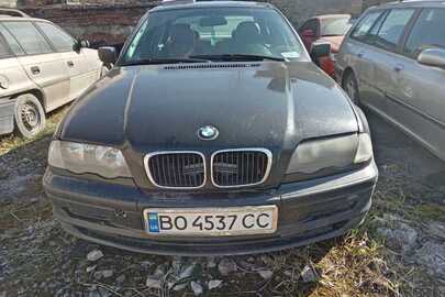 Автомобіль марки BMW, модель 320D, номер (шасі) кузова WBAAL710X0CA70607, 2001 року випуску, тип - загальний легковий седан - В, колір - чорний, державний номерний знак ВО4537СС