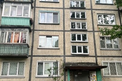 13/300 частини квартири загальною площею: 131,40 кв.м., що розташована за адресою: м. Київ, вул. Вінстона Черчилля, буд. 18, кв. 52
