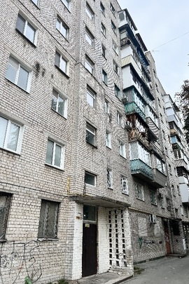 1/4 частина трикімнатної квартири загальною площею 57,20 кв.м., що розташована за адресою: місто Київ, вулиця Олешківська (кол. назва Орловська), будинок 4-6/2, квартира 28