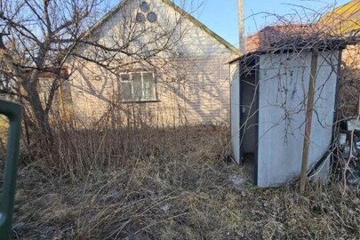 Будинок, загальною площею 40,6 кв. м., та земельна ділянка кадастровий номер 7124985000:03:003:0168, площа 0,25 га, що розташовані за адресою: Черкаська обл., Черкаський р., с. Мошни, вулиця Савченка, 272