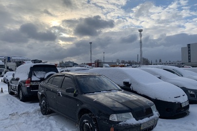 Автомобіль марки SKODA, модель OCTAVIA TOUR 1.6І, 2007 року випуску, об’єм двигуна 1598, тип легковий хетчбек, колір чорний, номер шасі (кузова, рами) TMBDK41U17B010720, ДНЗ АА2560СО