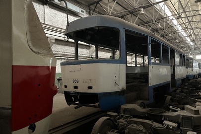 Самохідний трамвайний вагон ТЗ-SU із зовнішнім джерелом електроживлення для колії завширшки 1435 мм, рік випуску 1986, інвентарний номер 959, заводський номер кузова 175293