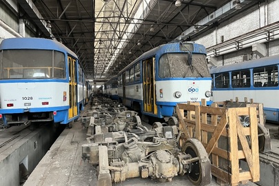 Самохідний трамвайний вагон ТЗSU-CS із зовнішнім джерелом електроживлення для колії завширшки 1435 мм, рік випуску 1996, інвентарний номер 1037, заводський номер кузова 180153