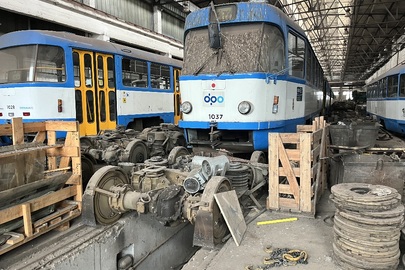 Самохідний трамвайний вагон ТЗ із зовнішнім джерелом електроживлення для колії завширшки 1435 мм, рік випуску 1996, інвентарний номер 1028, заводський номер кузова 180081