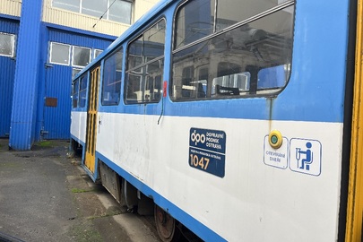 Самохідний трамвайний вагон ТЗSU-CS із зовнішнім джерелом електроживлення для колії завширшки 1435 мм, рік випуску 1997, інвентарний номер 1047,заводський номер кузова 180260