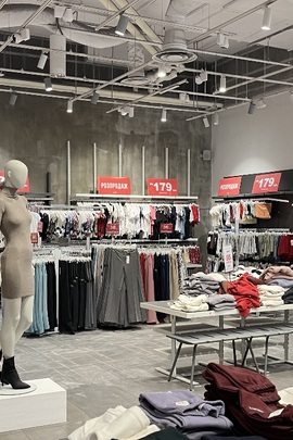 Новий жіночий одяг в асортименті (4871 одиниць)