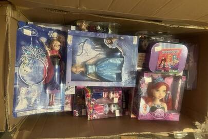 Іграшки у кількості 24 позицій, без ознак використання