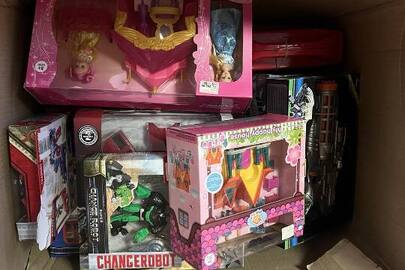 Іграшки у кількості 14 позицій, без ознак використання